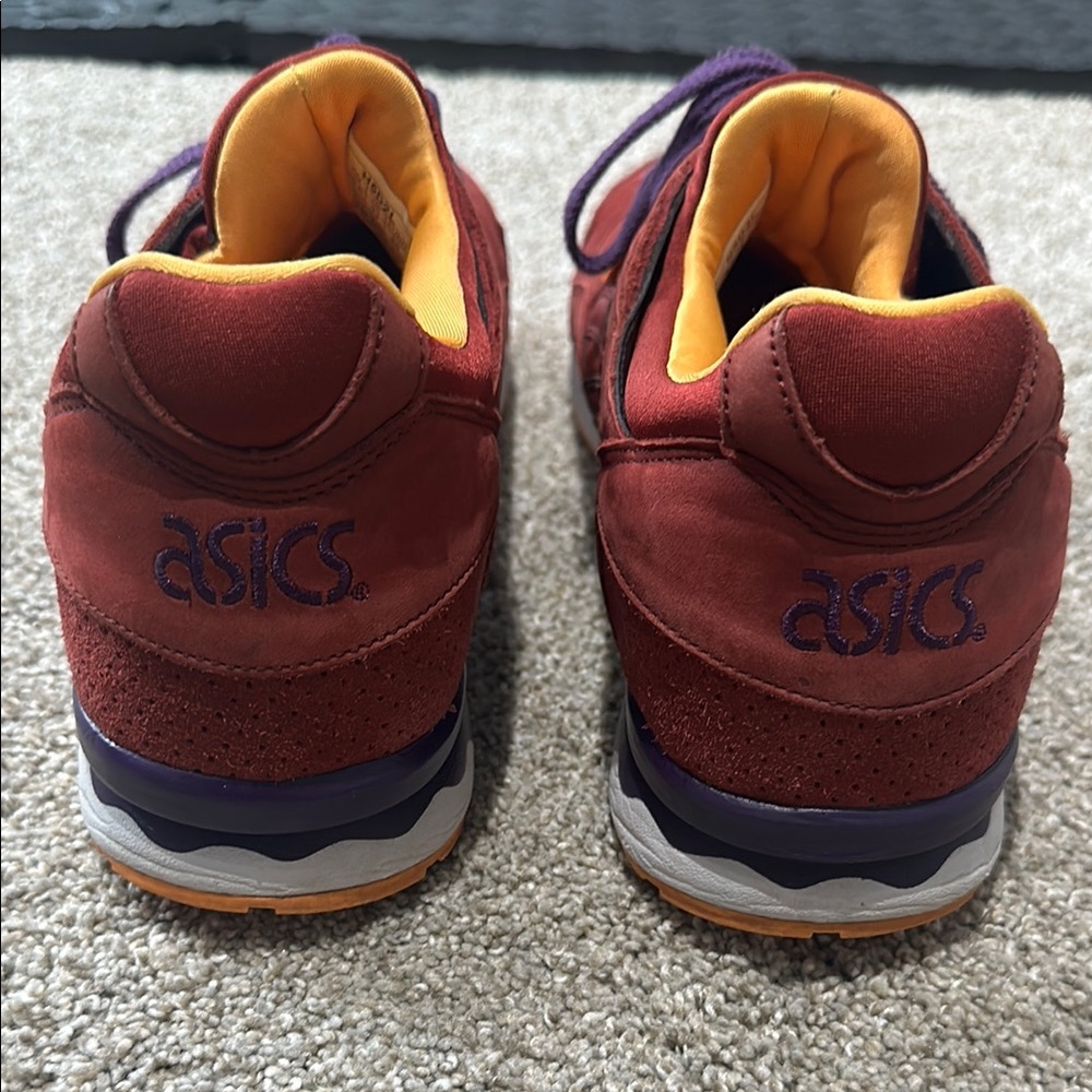 ASICS Gel-Lyte V Men's Burgundy Sneakers - Picture 4 of 8